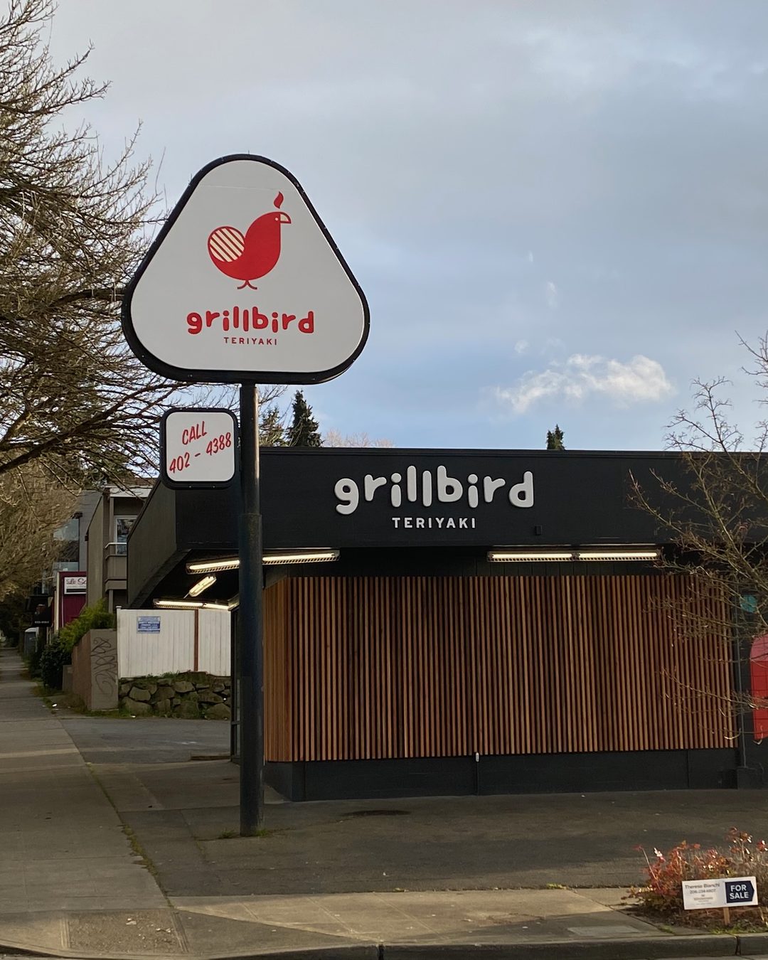 Grillbird street sign